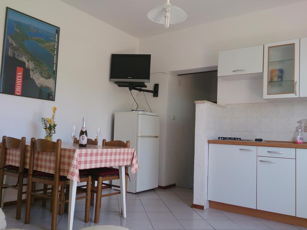 Apartments Valentino Супетарська Драґа Номер фото