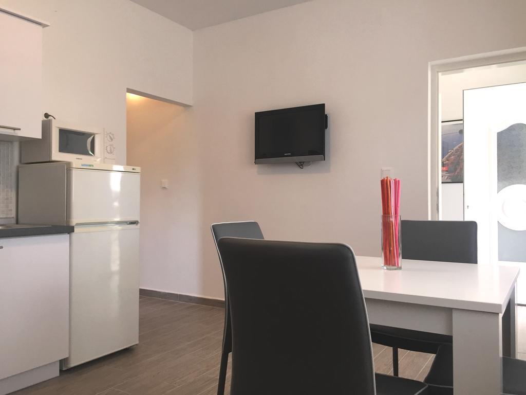 Apartments Valentino Супетарська Драґа Екстер'єр фото