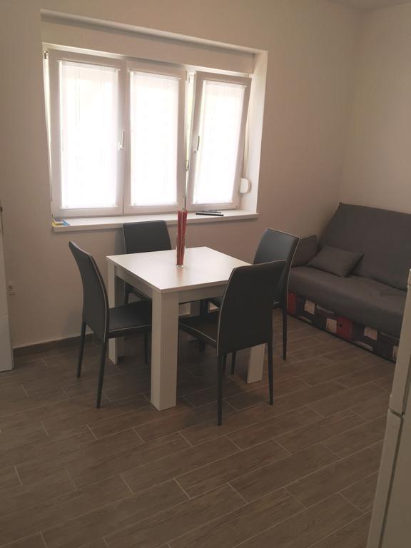 Apartments Valentino Супетарська Драґа Екстер'єр фото